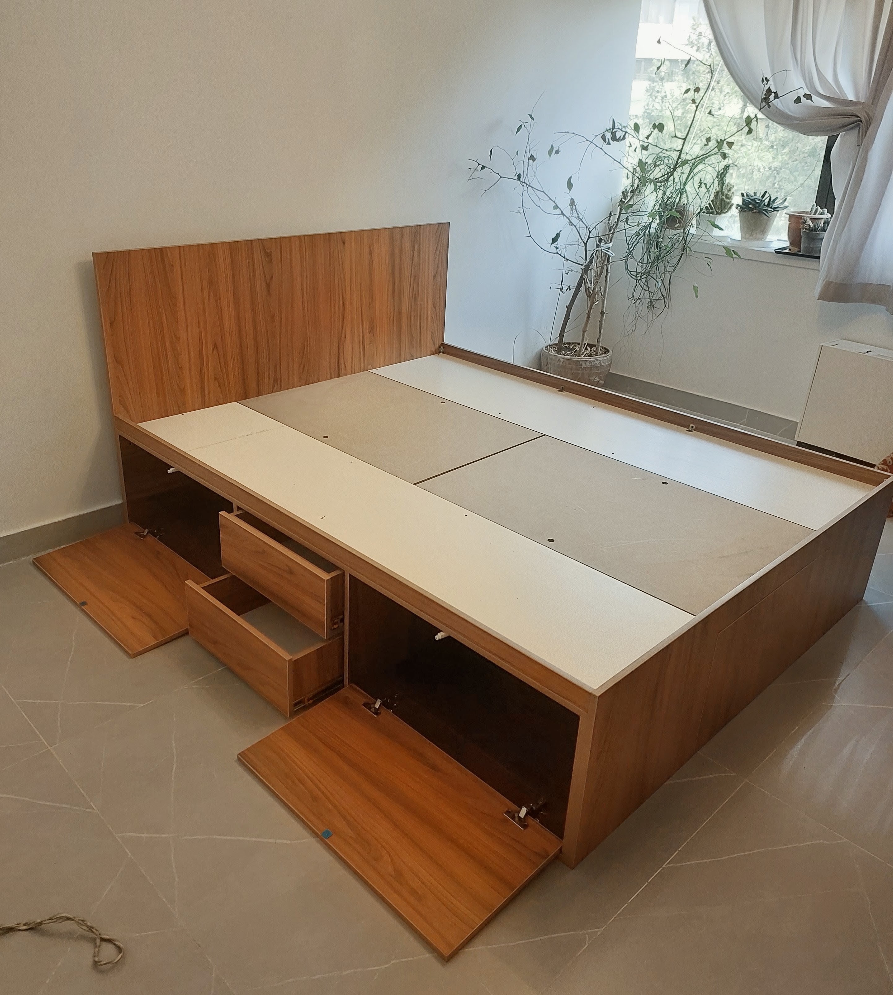 تخت دو نفره کمد دار تمام ام دی اف